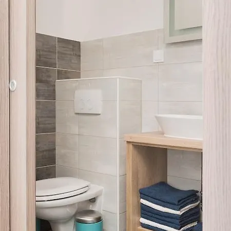 M.g Brodarica (Sibenik-Knin)