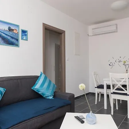 M.g Brodarica (Sibenik-Knin)