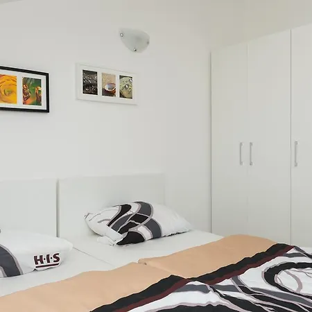 M.g Brodarica (Sibenik-Knin)