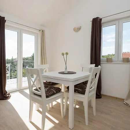 M.g Brodarica (Sibenik-Knin)