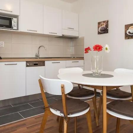 M.g Lejlighed Brodarica (Sibenik-Knin)