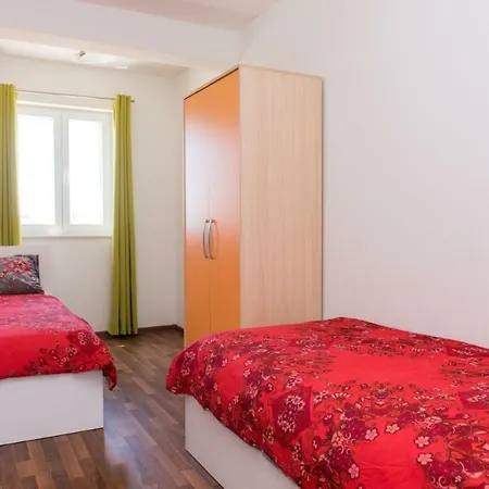 M.g Brodarica (Sibenik-Knin)