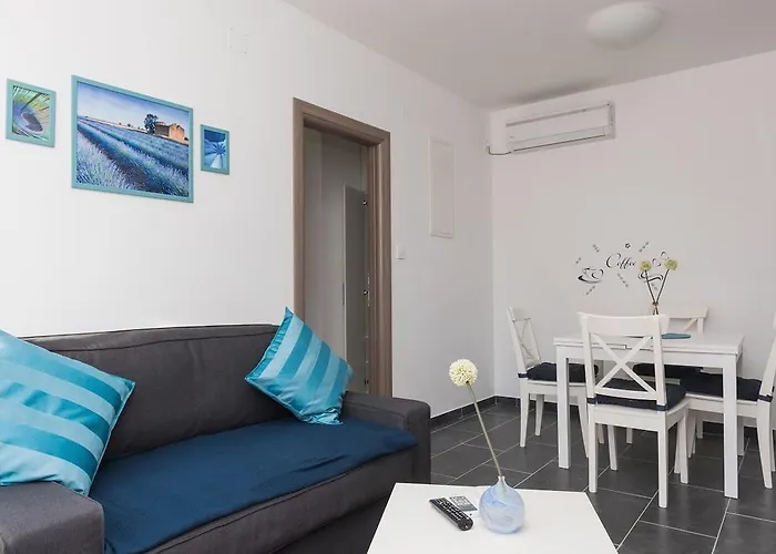 M.g Brodarica (Sibenik-Knin)