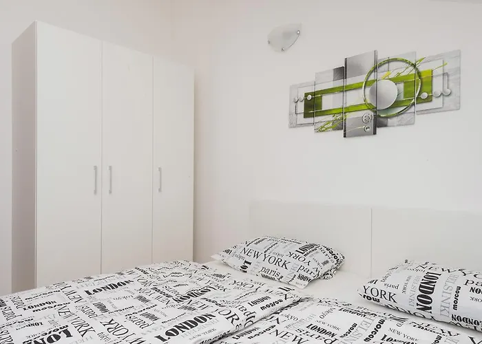 M.g Brodarica (Sibenik-Knin)