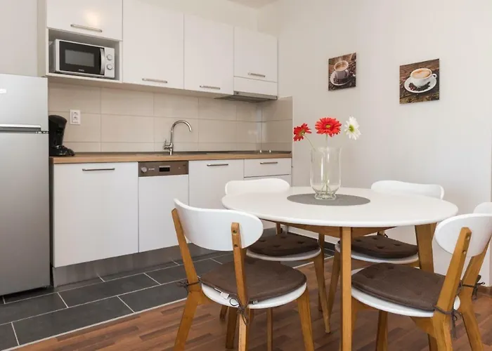 M.g Apartman Brodarica