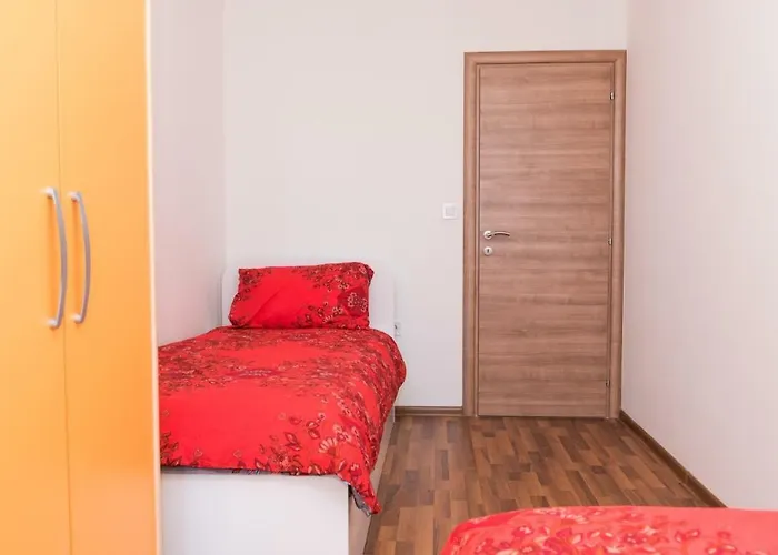 M.g * Brodarica (Sibenik-Knin)